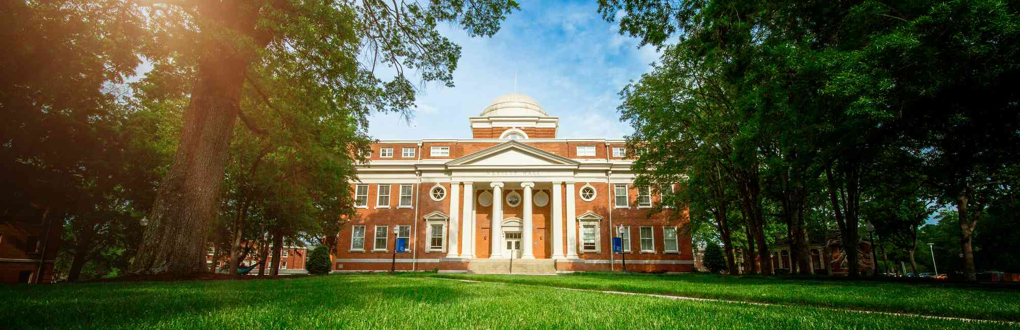 Converse 2025 college niche